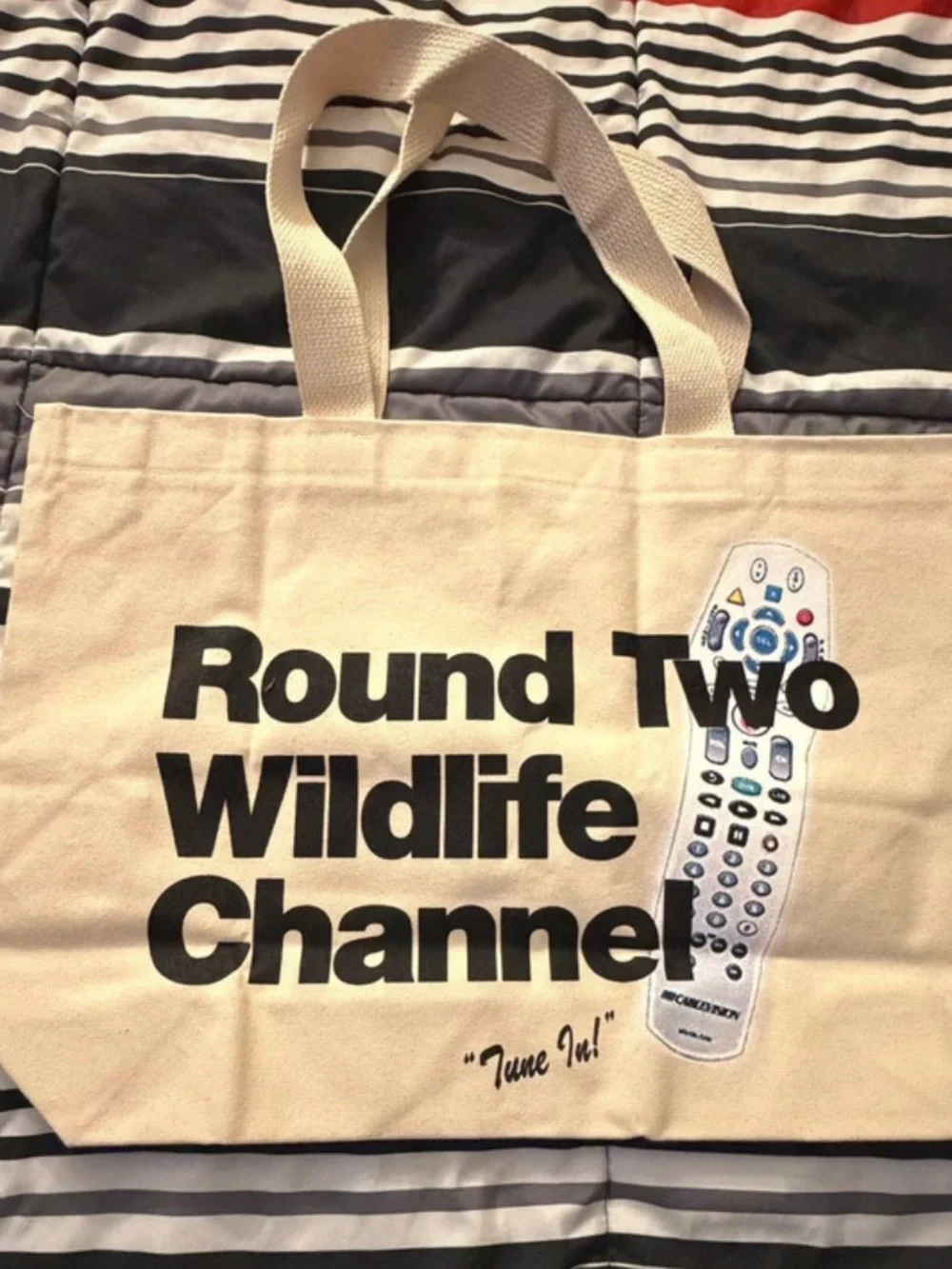 Round Two Wildlife Channel Dendrobatidae Cream Canvas Tote Bag